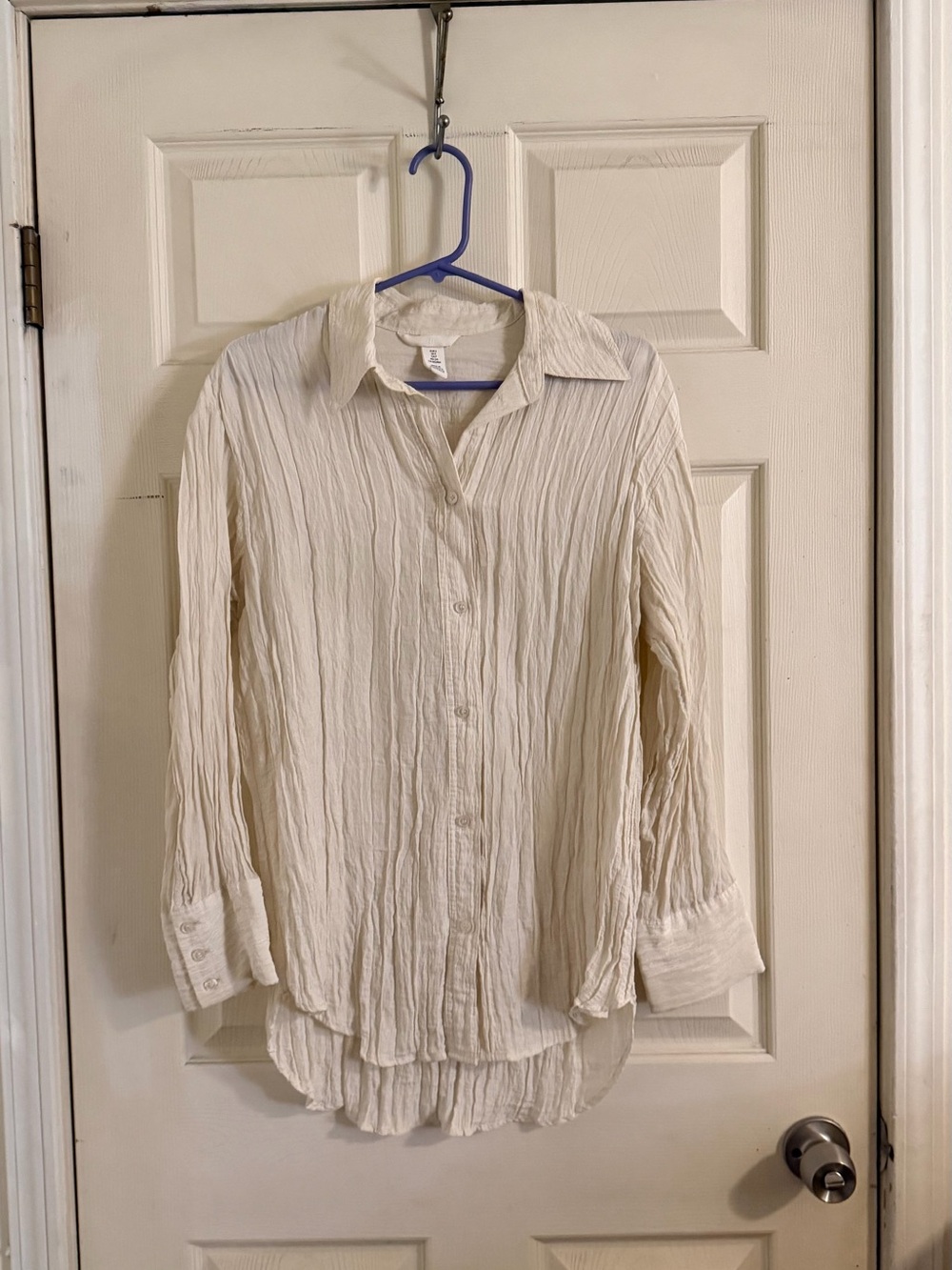 H&M Off-White Crinkled Button-Up Blouse
